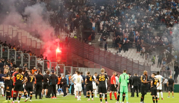 NÓNG: Bạo động liên tục xảy ra tại các trận vòng bảng Europa League