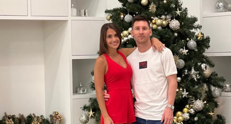 Messi với vợ trong hình Giáng Sinh