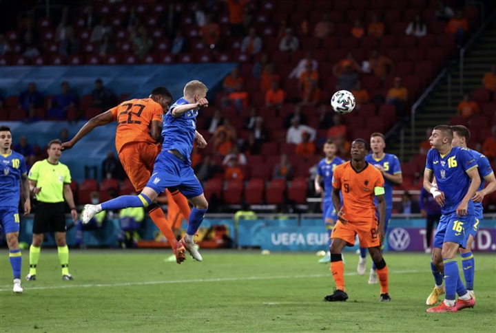 Trận đấu chính thức kết thúc với tỷ số 3-2 cho ĐT Hà Lan