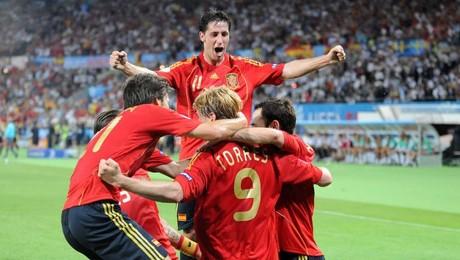Hồi ức về dàn tiền vệ huyền thoại của ĐT Tây Ban Nha ở Euro 2008